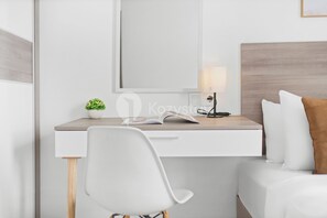 2 bedrooms, iron/ironing board, free WiFi - Cicero by Kozystay - BSD (Pagedangan)