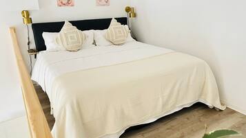 2 bedrooms, WiFi (free), bed sheets