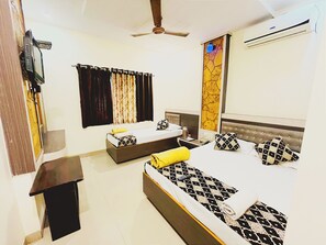 Soundproofing, free WiFi - sai balaji residency (Rahata)