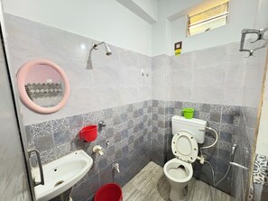 Standard Double Room, City View | Bathroom