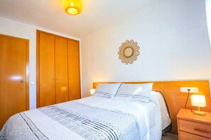 2 bedrooms, bed sheets - SOL/MILLET (Cambrils)