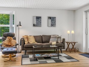 Tv och eldstad