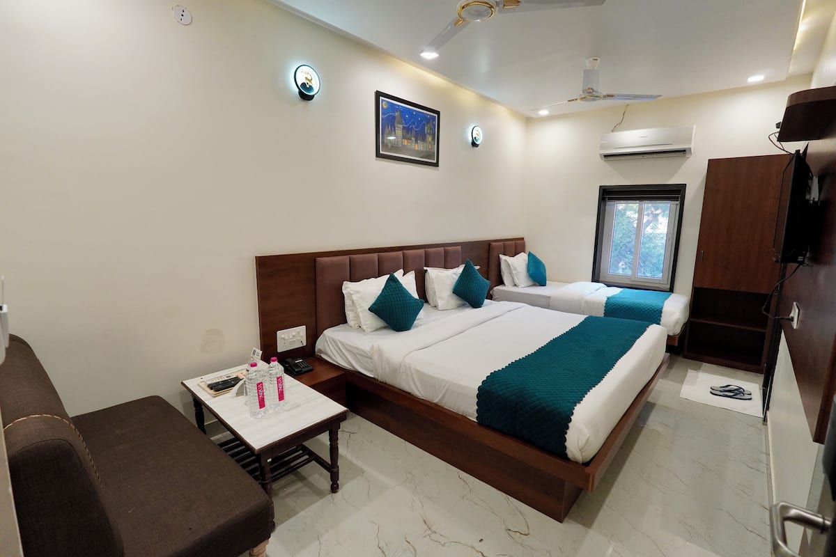 Family Triple Room | Free WiFi, bed sheets