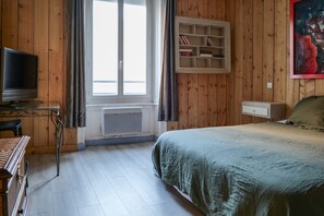 4 bedrooms, iron/ironing board, free WiFi - Charming house - city center - 8 people (Les Sables-d´Olonne)