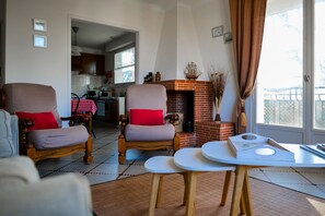 Interior - Charming apartment on the upper floor of a house with a garden - Saint Michel district - 5 people (Les Sables-d´Olonne)