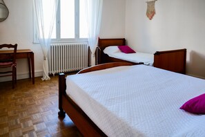 2 bedrooms, free WiFi, bed sheets