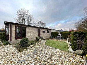 Exterior - Atmospheric Chalet Near the Wadden Sea (Tzummarum)