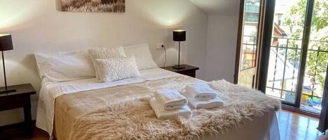 2 soverom, strykejern/-brett, reiseseng for barn og wi-fi