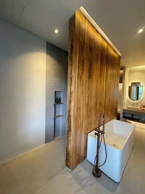 Villa | Bathroom