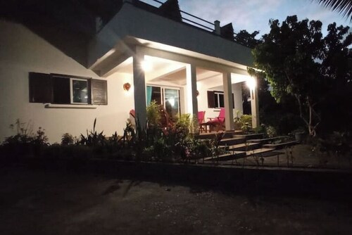 3-bedroom apartment with kitchen.