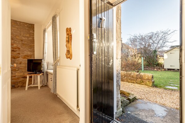 Interior - Cosy Garden Cottage | Fleming Place (St Andrews)