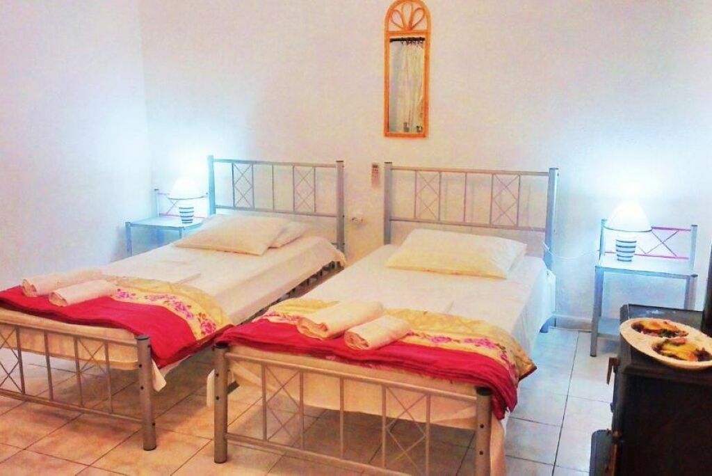 2 chambres, coffre-fort pour ordinateur portable, bureau