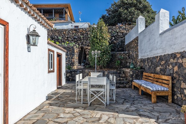 屋外ダイニングエリア