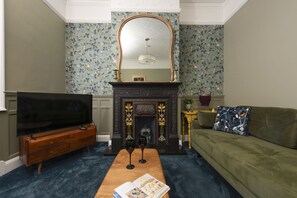 Smart TV - The Secret Seascape -  Carbis Bay - Free Parking & WiFI (Carbis Bay)