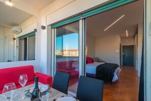 1 bedroom, free WiFi, bed sheets - Modern downtown apartment with panoramic view of St. Peter's dome (Roma)