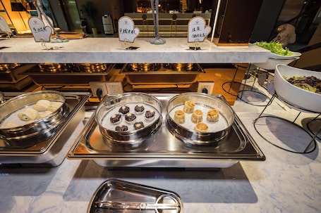 Desayuno buffet los fines de semana (CNY 58 por persona)