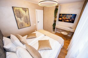 1 bedroom, iron/ironing board, internet, bed sheets