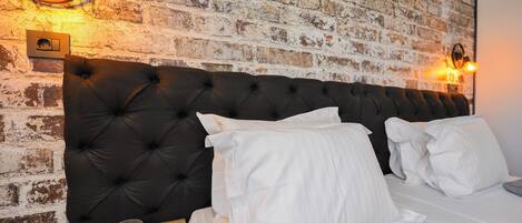 1 bedroom, iron/ironing board, internet, bed sheets