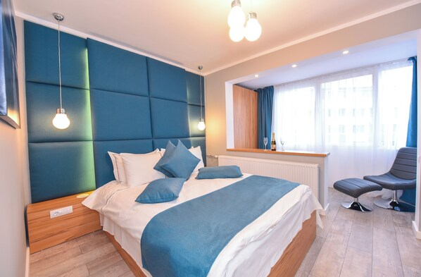 1 bedroom, iron/ironing board, internet, bed sheets