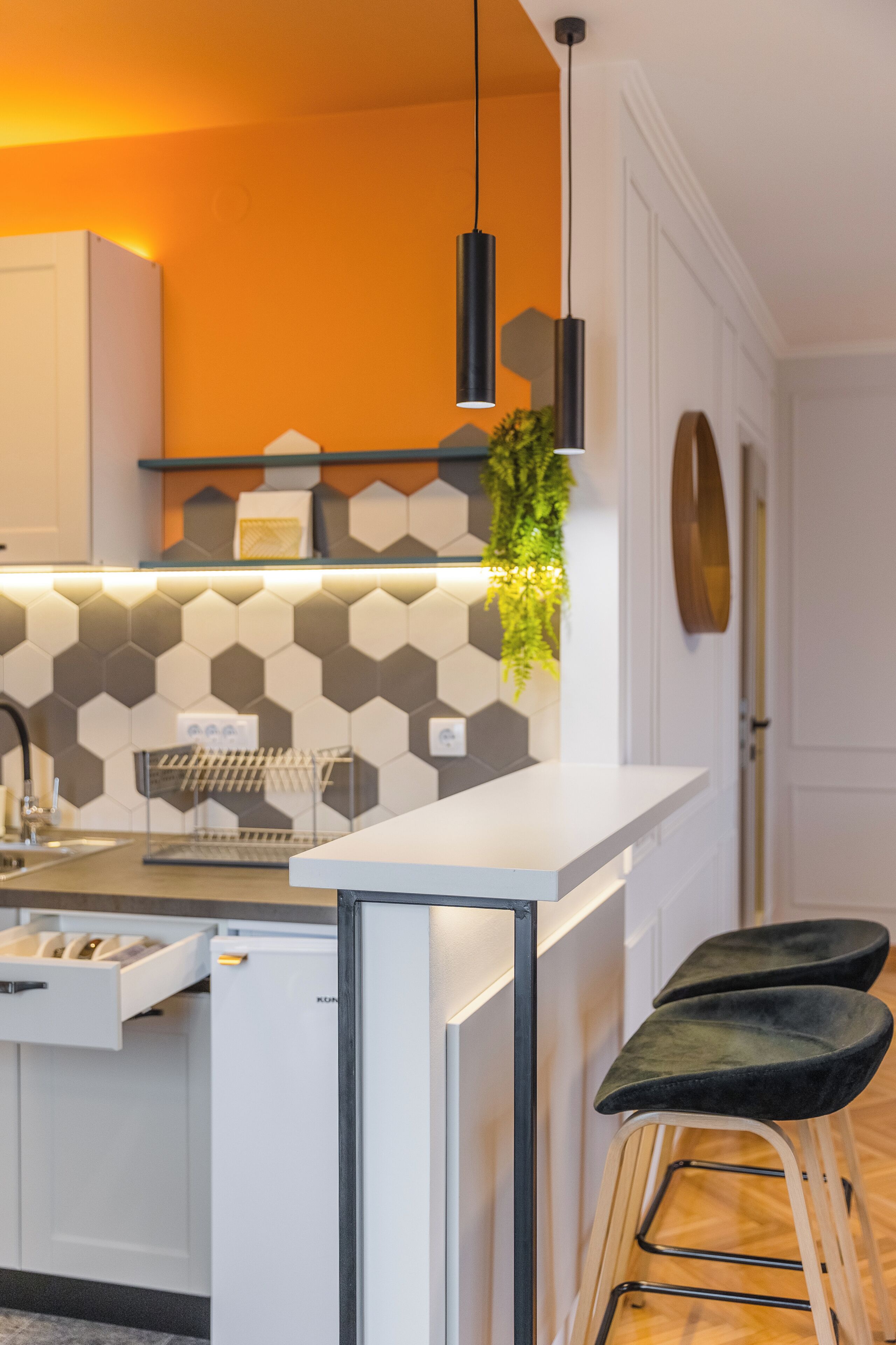 Studio, Balcony, City View | Interior