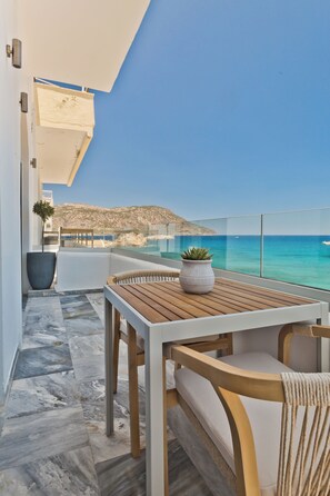 Executive-Apartment, Meerblick | Terrasse/Patio