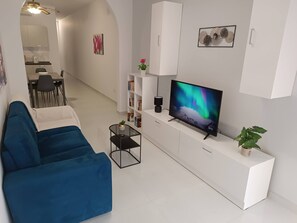 Appartement, 2 slaapkamers, balkon | Woonkamer | Boeken