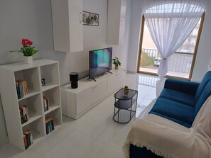 Living room - Seaside Stylish and Spacious 2-bedroom Apartment (Zebbug)