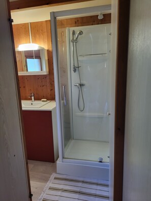 Shower, hair dryer, towels, soap - Chalet Cosy - U Nestru (Olmeto)