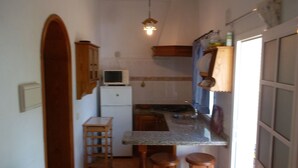 House, 2 Bedrooms, Smoking, Terrace | Private kitchen - House El Cardón B2 in Buenavista del Norte (Buenavista del Norte)