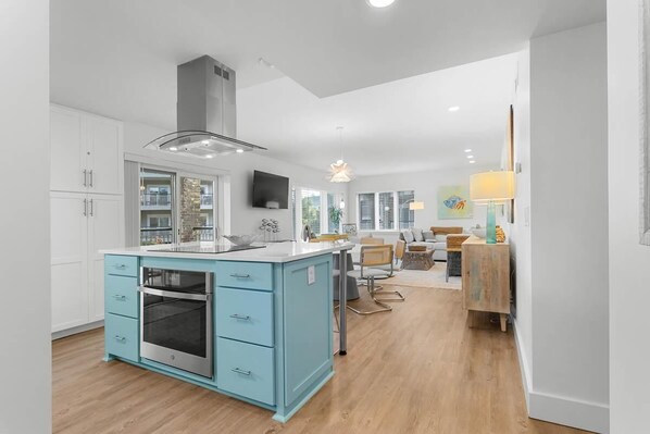 Fridge, microwave, oven, stovetop - Fun and Sun 2nd Floor Oceanview 3 Bedroom (Pawleys Island)