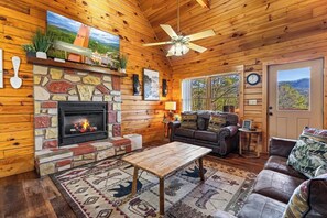 TV connectée, cheminée, baby-foot