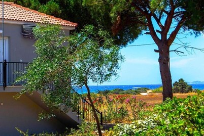 Romanos Beach Villas : Holiday Home - Beach Front