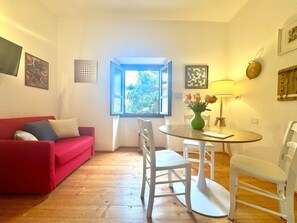 TV - Le Corti Sarde Apartments con Terrazzo (Bari Sardo)