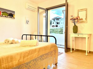 1 soverom, strykejern/-brett, internettilgang og sengetøy