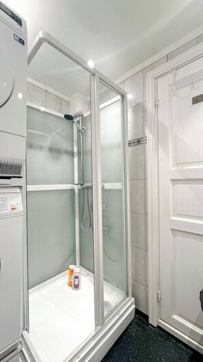 Apartment, 2 Bedrooms, Balcony, Garden View | Bathroom - Cozy 2BR Apartment With Parking (Oslo)