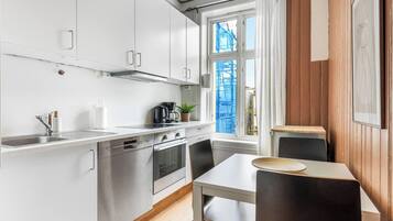 Apartment, 2 Bedrooms | Interior