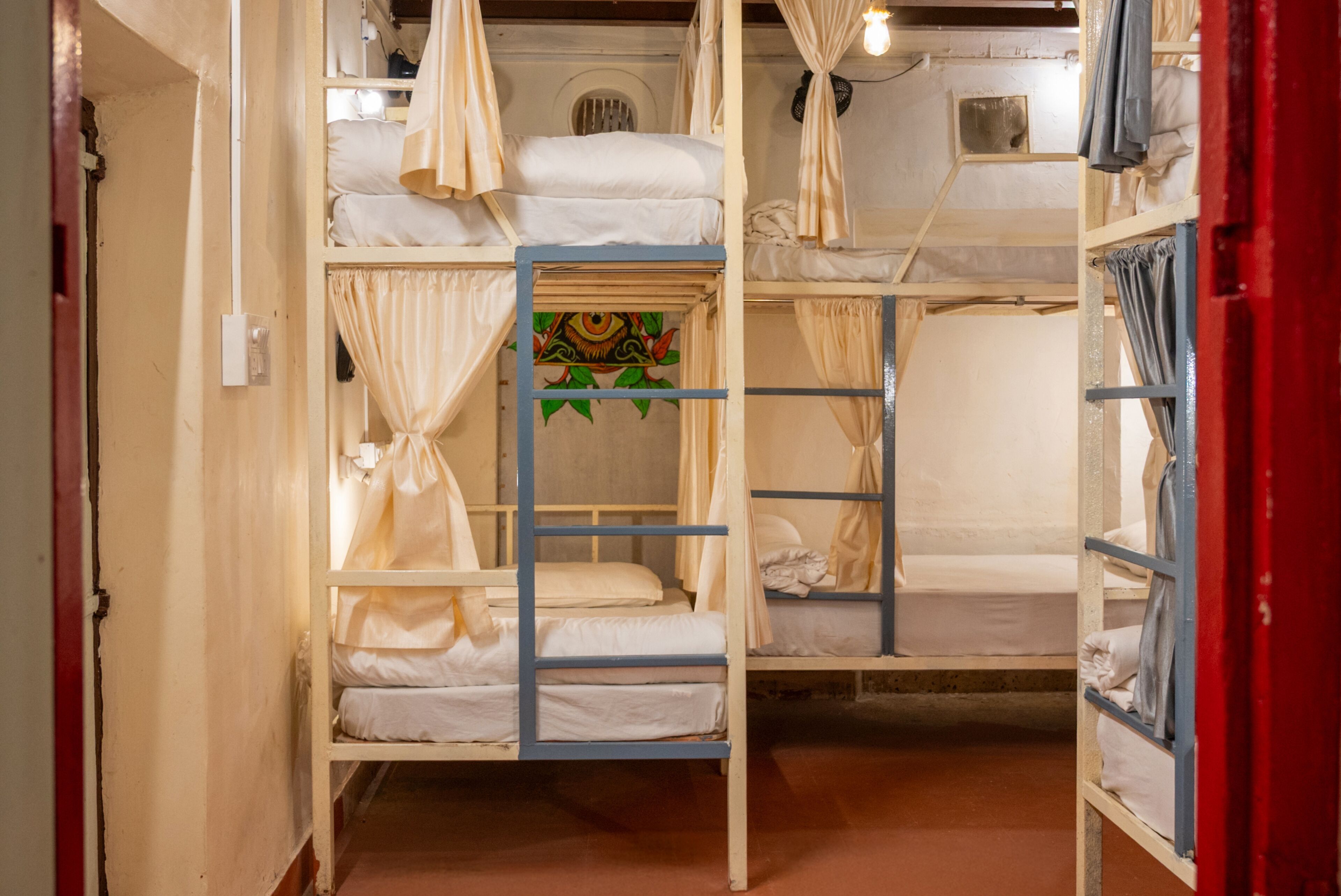 Free WiFi, bed sheets