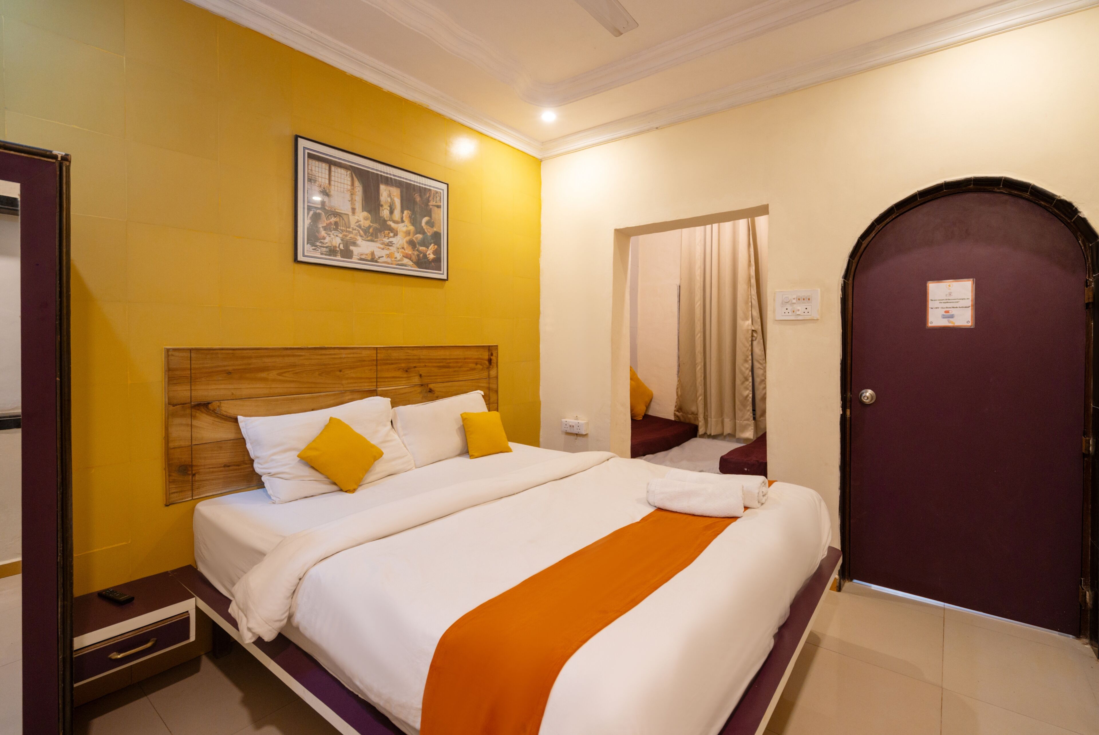 Free WiFi, bed sheets