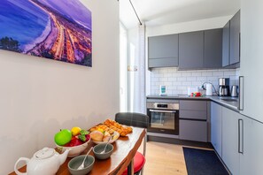 Fridge, microwave, oven, stovetop