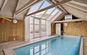 Indoor pool - Lovely home in Hvide Sande with sauna (Hvide Sande)