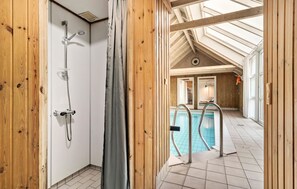 Indoor pool - Lovely home in Hvide Sande with sauna (Hvide Sande)