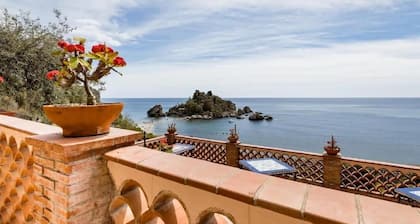Il Pescatore Elegant Apartment with Stunning Bay Views at Isola Bella, Taormina