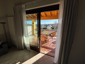 Interior - Apartment 5 minutes walk from the beach (Lombardia)