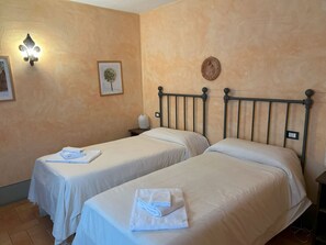 Condo, Hill View | 2 bedrooms, free WiFi - Appartamento Il Cantico Del Gallo, Wifi, Near Perugia (Monteleone d'Orvieto)