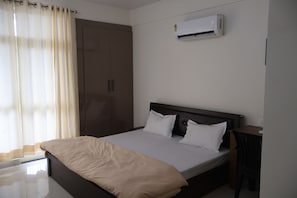 WiFi, bed sheets