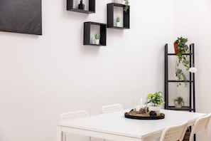 Apartment, 2 Bedrooms, Balcony, Garden View | Dining room - Meloncello House - Bologna (Bologna)