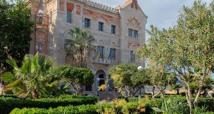 LEVANZO Standard room with small private patio