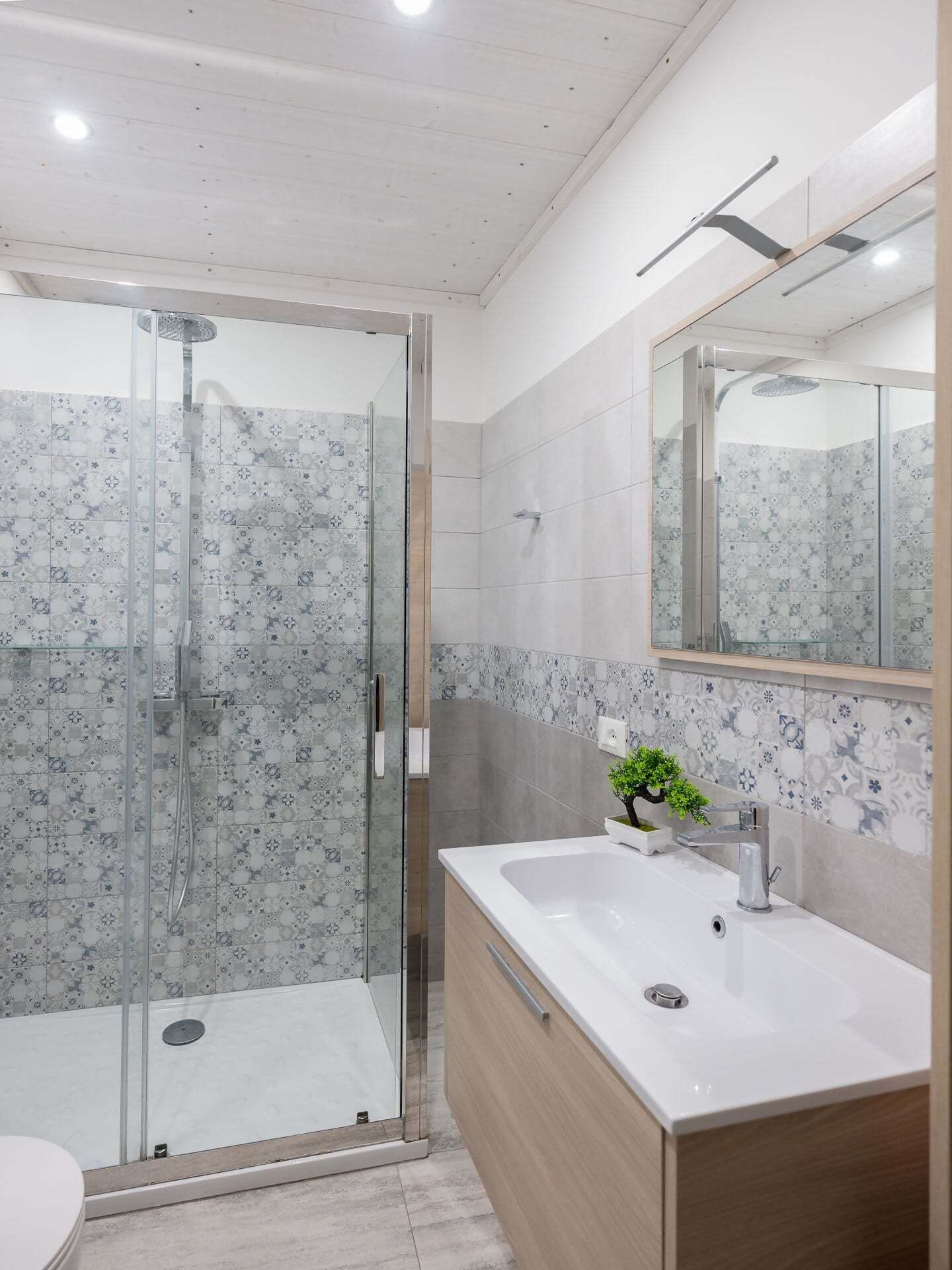 Hair dryer, towels
