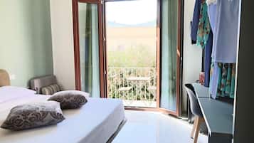 1 bedroom, free WiFi, bed sheets