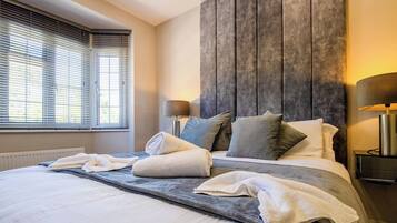 3 bedrooms, desk, iron/ironing board, WiFi